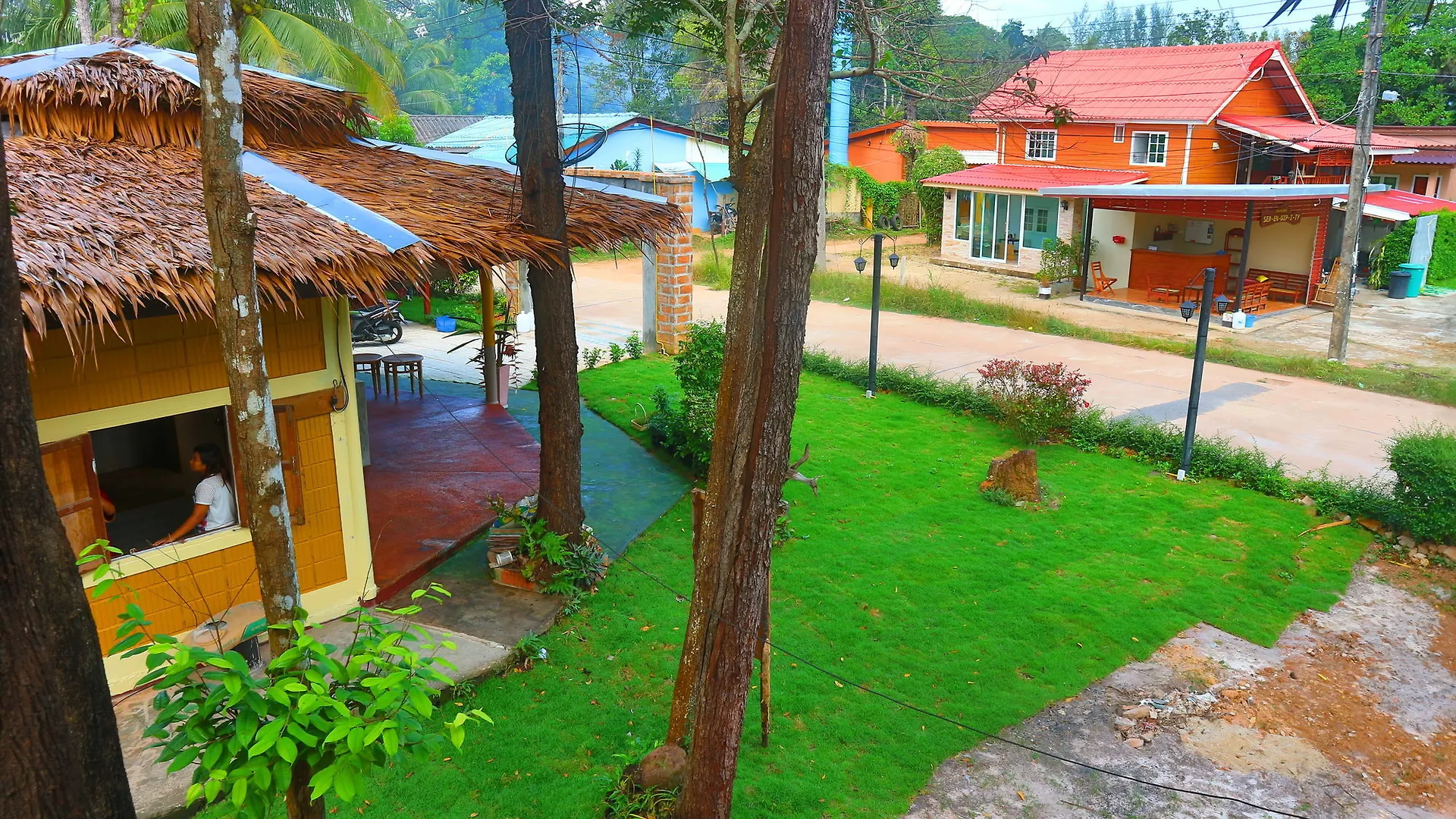 Lanta Smile Resort @Long Beach location