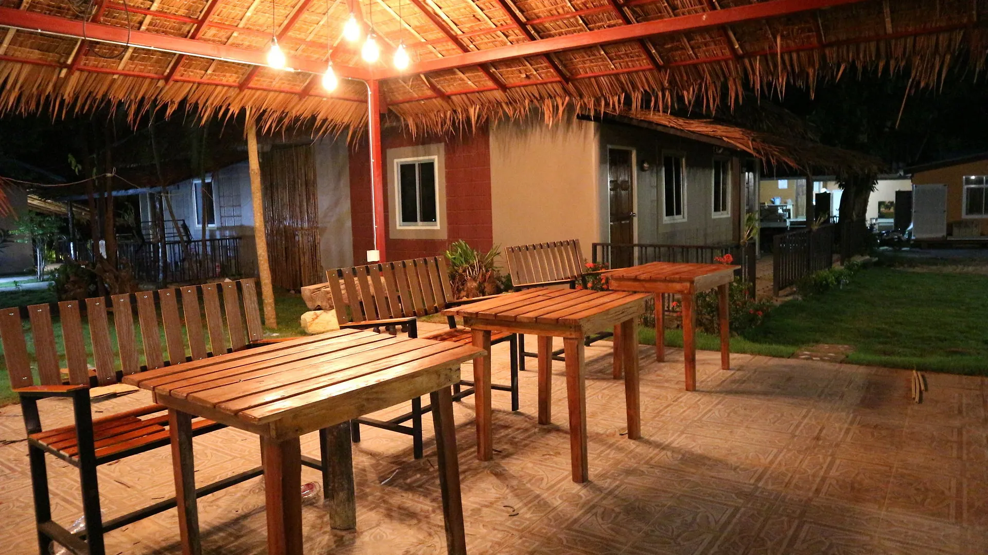 Lanta Smile Resort @Long Beach Ko Lanta Thailand