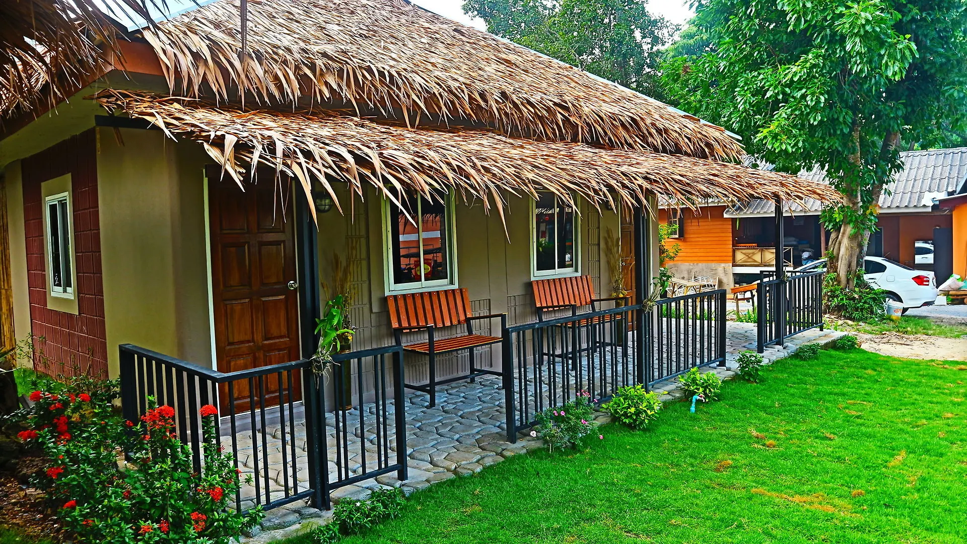 Lanta Smile Resort @Long Beach Ko Lanta Hotell