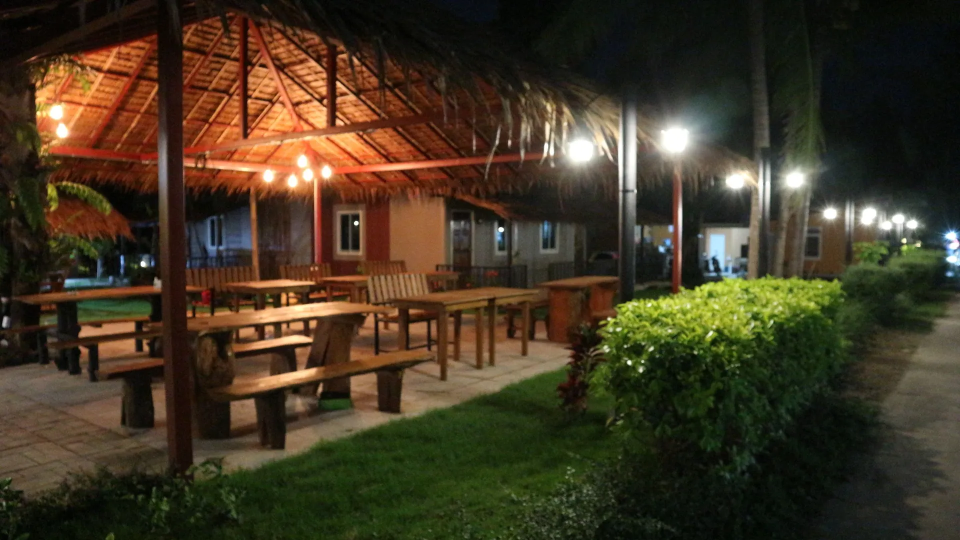 Lanta Smile Resort @Long Beach Ko Lanta